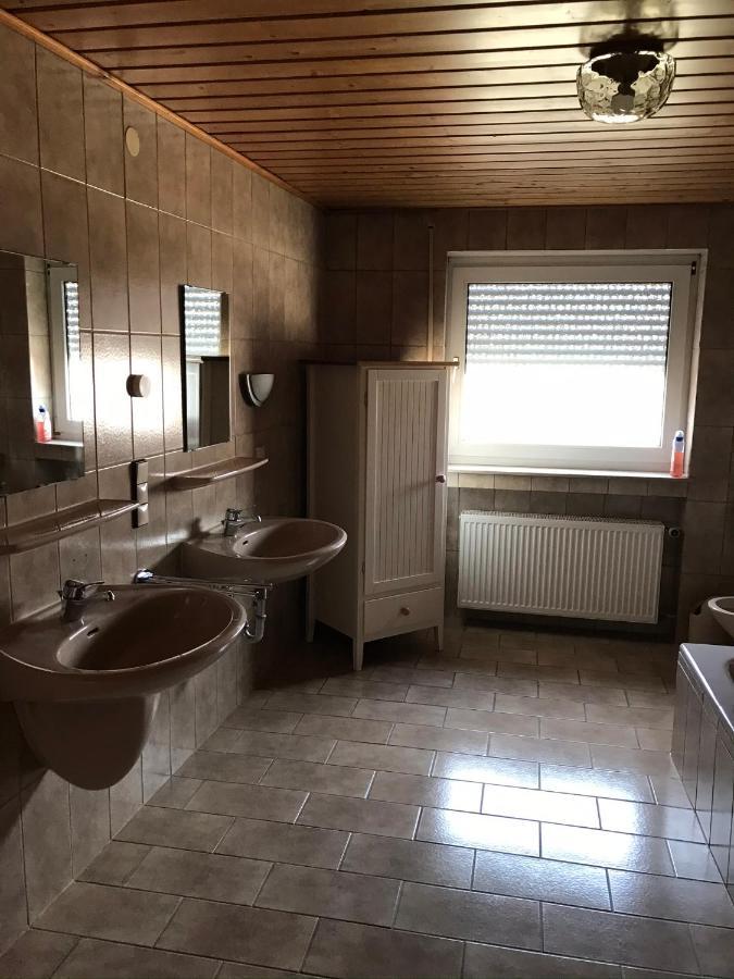 Gaestehaus Zur Schmiede Burghaun Buitenkant foto