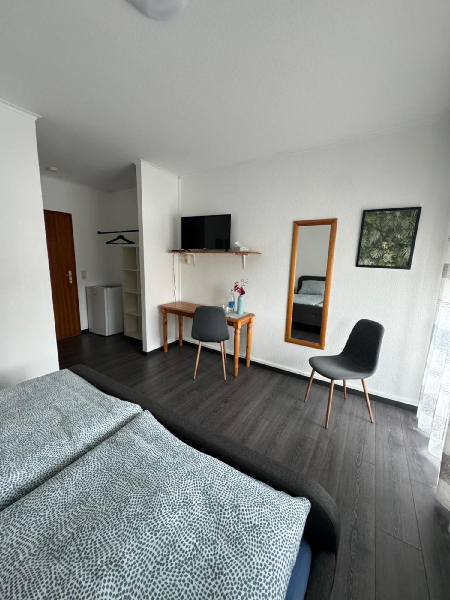 Gaestehaus Zur Schmiede Burghaun Buitenkant foto